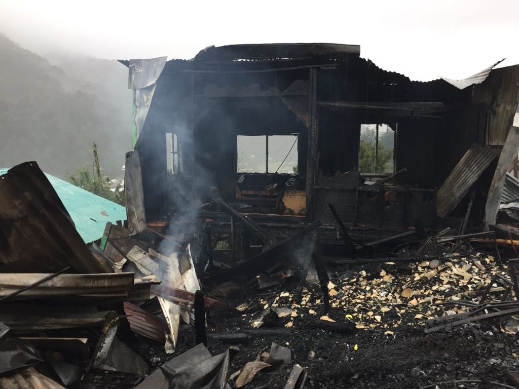 Voraz Incendio Destruy Ocho Casas De Veraneo En R O Sur Diario